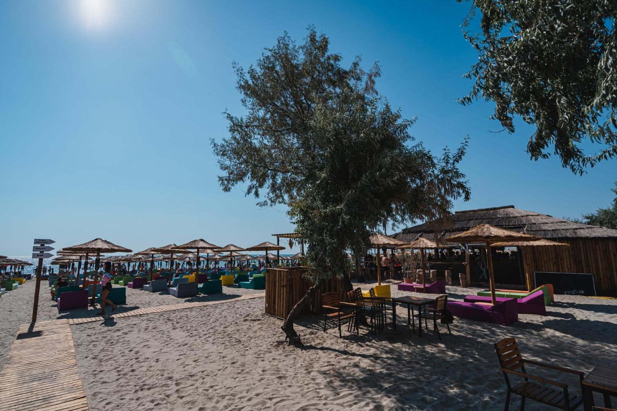 Eka Studio - Pool & Spa Beach Resort Năvodari Buitenkant foto