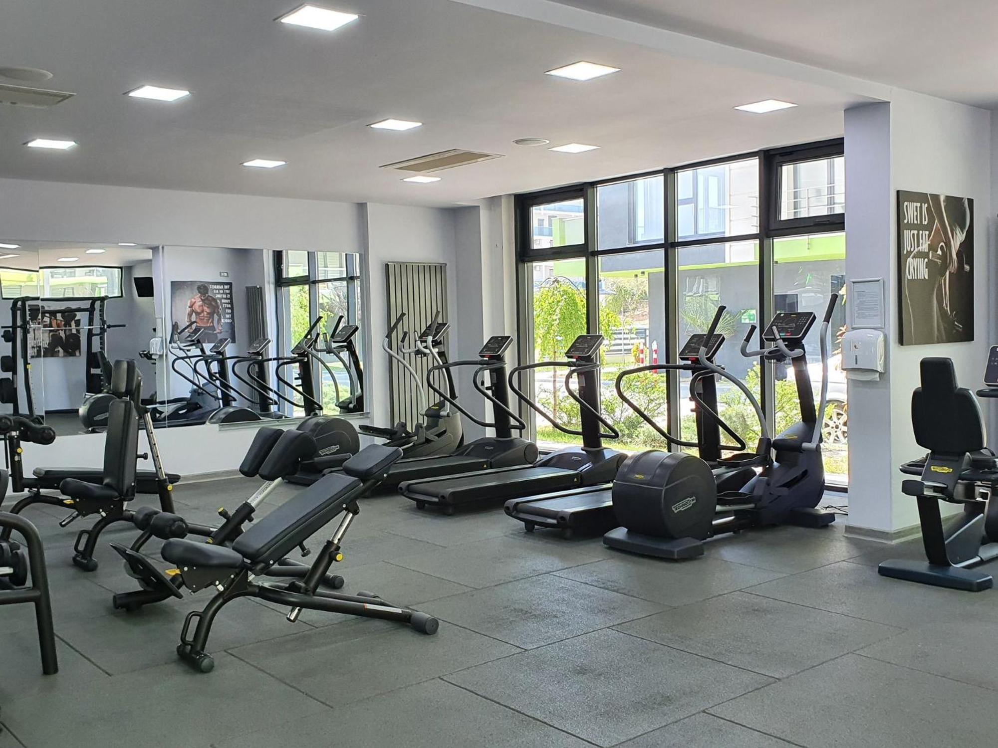 Eka Studio - Pool & Spa Beach Resort Năvodari Buitenkant foto