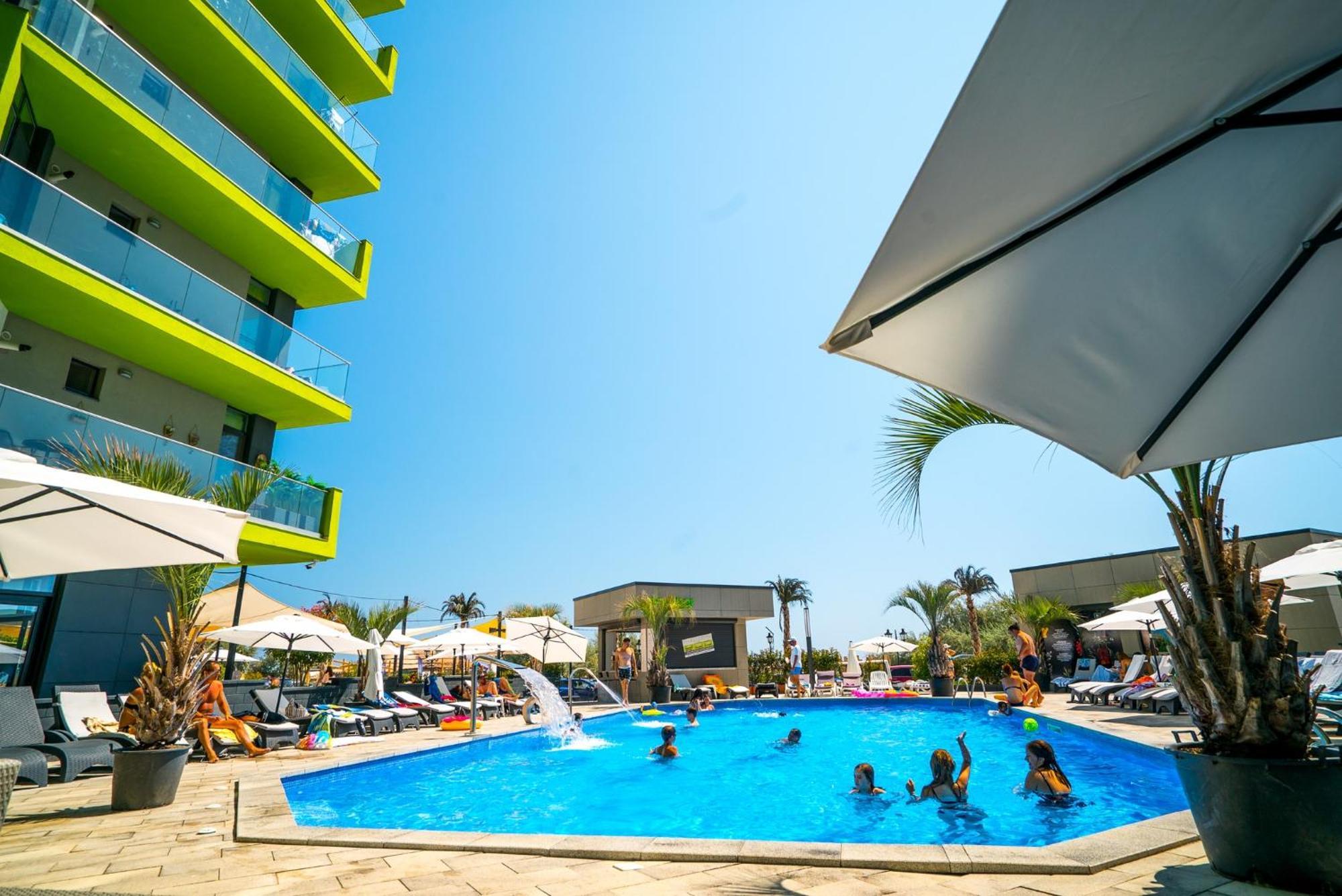 Eka Studio - Pool & Spa Beach Resort Năvodari Buitenkant foto