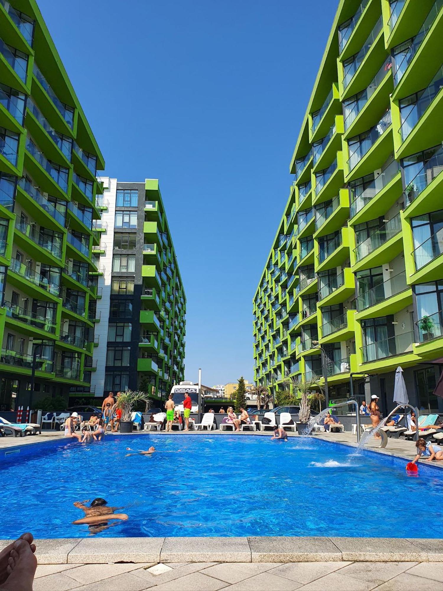 Eka Studio - Pool & Spa Beach Resort Năvodari Buitenkant foto